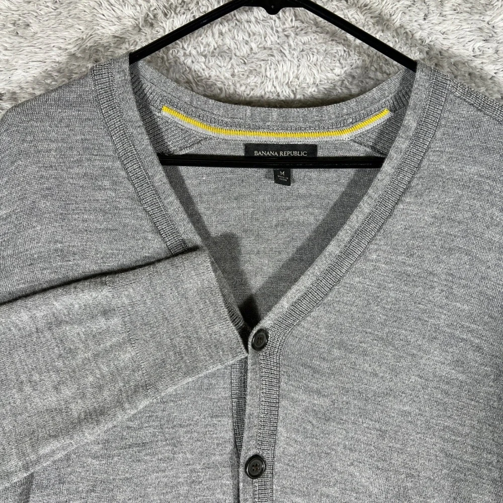 Banana Republic Cardigan Mens M Gray Merino Wool Blend Button Front V-Neck